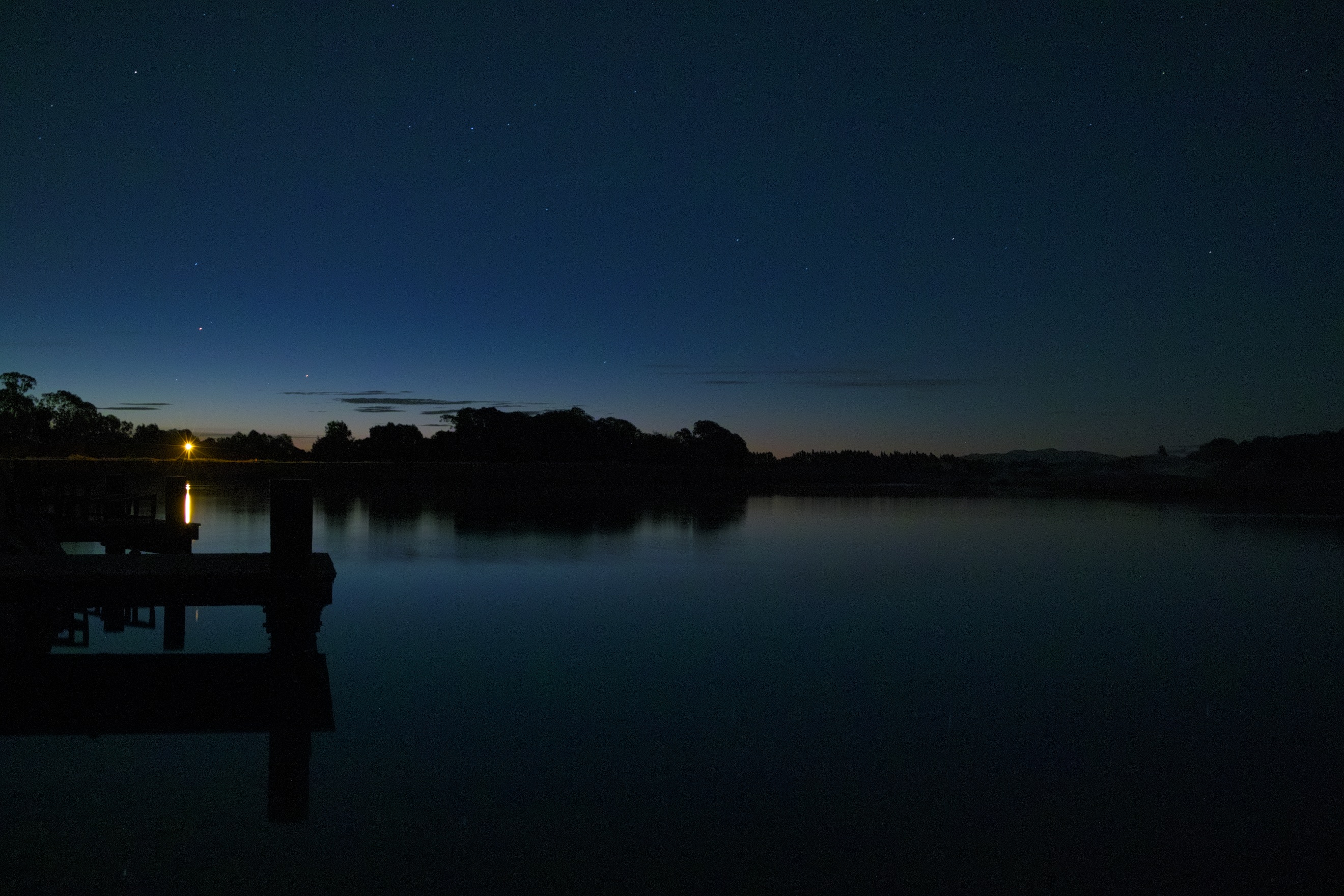Озеро ночь вид с высоты